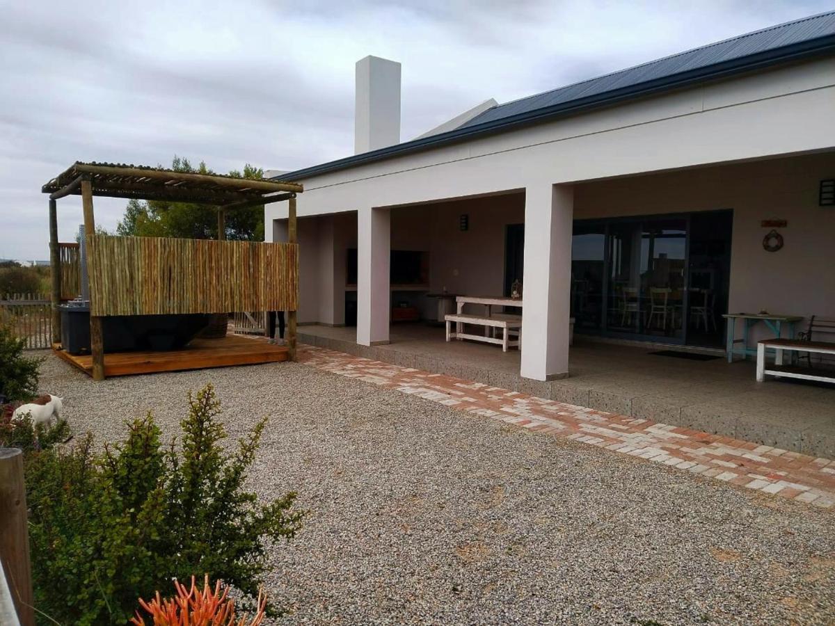Camelot Cottages Langebaan Ngoại thất bức ảnh